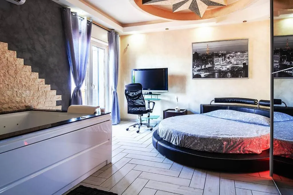 Apartment Suitehouse - With Jacuzzi & All Comfort San Giorgio a Cremano Italy