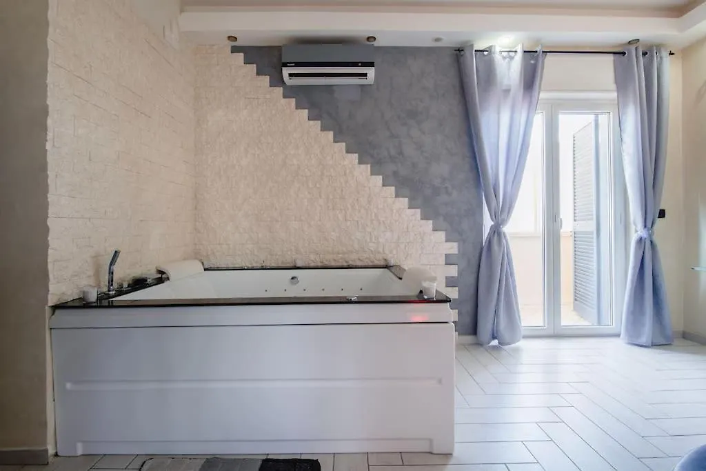 Suitehouse - With Jacuzzi & All Comfort San Giorgio a Cremano