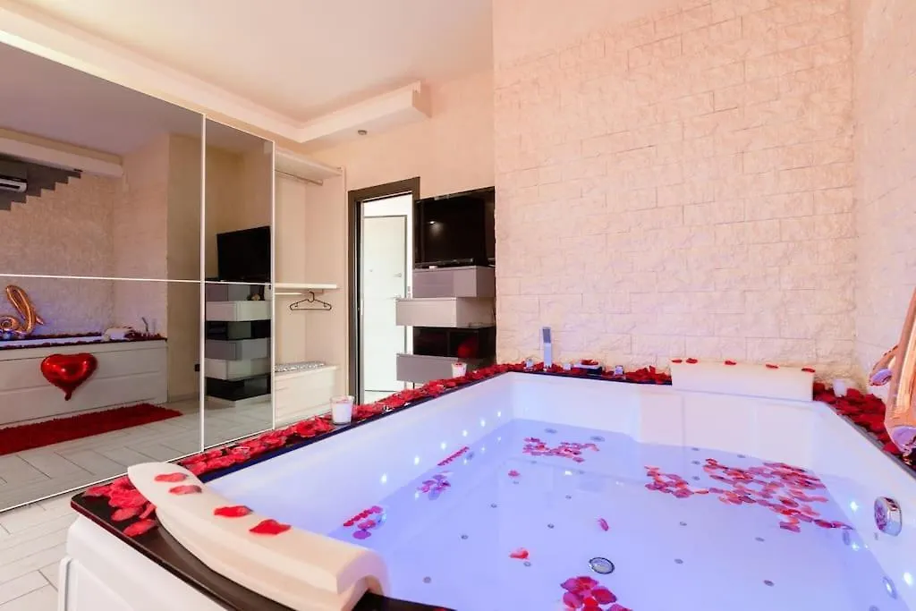 Suitehouse - With Jacuzzi & All Comfort San Giorgio a Cremano